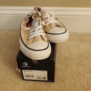 Converse Beige Sneakers